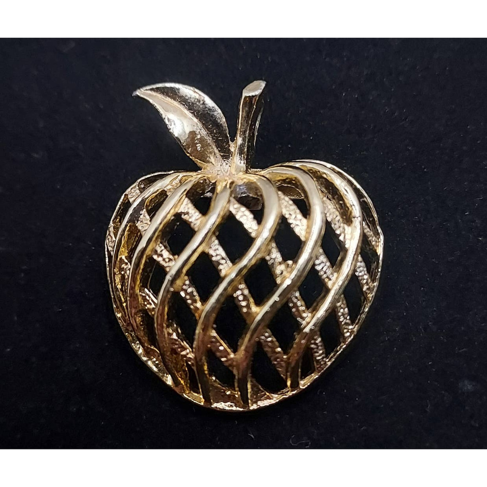 Vintage Gerry's Apple Brooch Lattice Gold Tone Apple Pin